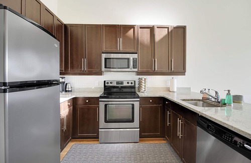 Eisenhower East Apartment | THE LOFT | Relax | Cozy | Old Town | 2 Bedrooms