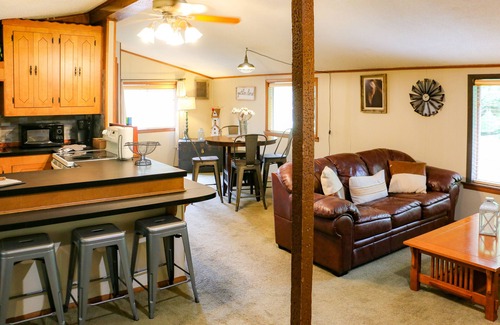Hot Springs House | The Loft Suite at Panther Valley Ranch