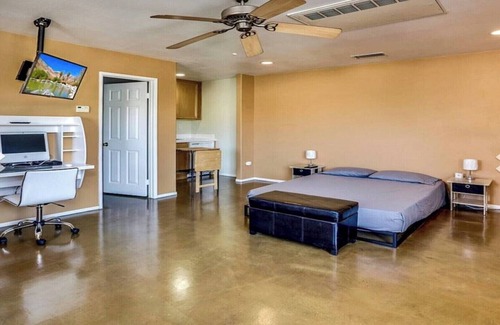 Palm Springs House | The Loft @ The Splash House