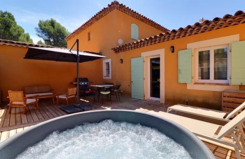 Ventabren Apartment | The Loft with SPA and private terrace