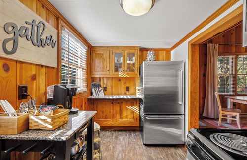 Petersburg Cottage | The “Lofty Cottage” Charming 1-bedroom cottage in marvelous Petersburg