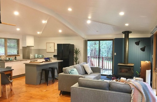 Sawmill Settlement House | The Log Cabin - Cosy holiday cabin at the base of Mt Buller