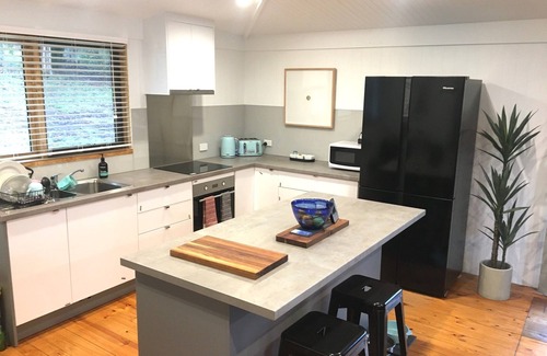 Sawmill Settlement House | The Log Cabin - Cosy holiday cabin at the base of Mt Buller