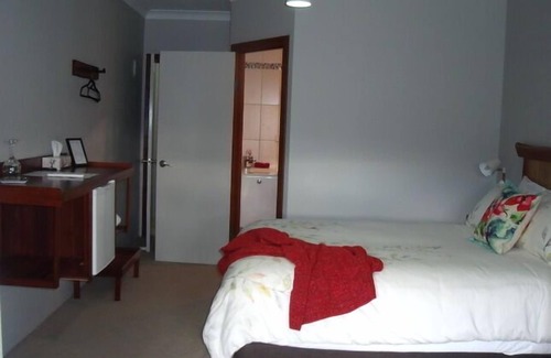 Pemberton Bed & Breakfast | The Log Cabin - Red Robin