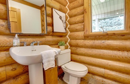 Kingsville House | The Log House - At Trillium Woodlands!
