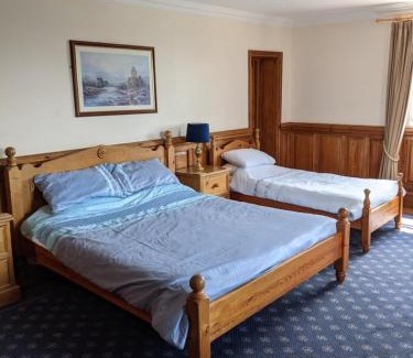 Market Weighton Bed & Breakfast | The Londesborough Arms bar with en-suite rooms