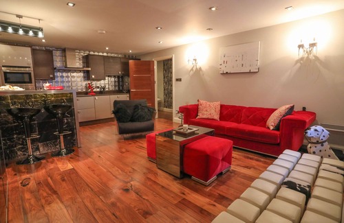 Euston Apartment | The London Nest: 2BR City Haven