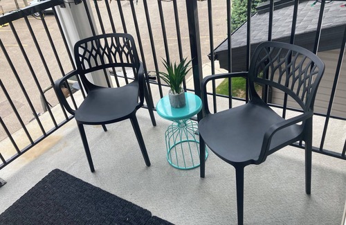 Medicine Hat Condo | The London Oasis