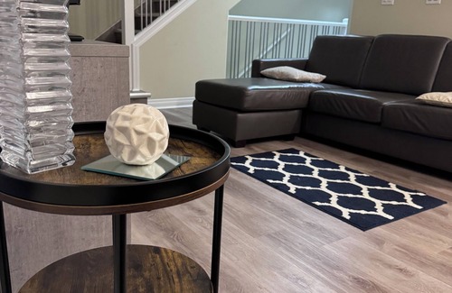 Medicine Hat Condo | The London Oasis
