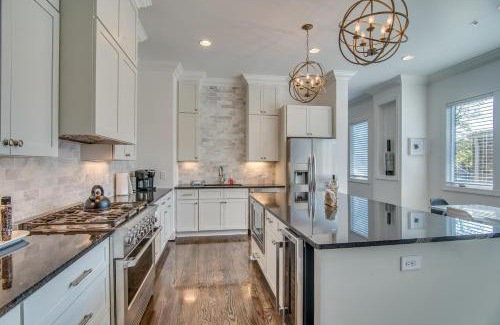 Hillsboro West End House | The London on Acklen by Stay Local Nashville
