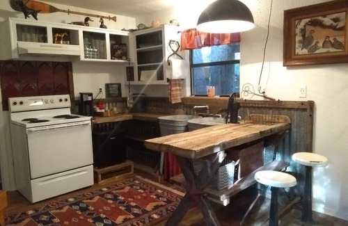 Canton Cabin | THE LONE STAR CABIN ONLY MINUTES FROM FIRST MONDAY TRADE DAYS
