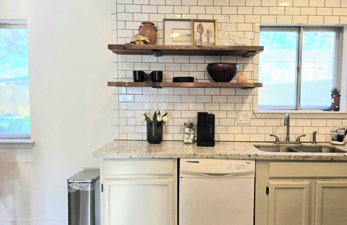 Houston House | The Lone Tree Retreat