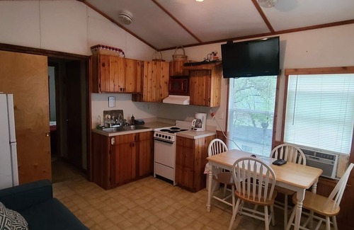 Chico Cabin | The Lonestar at Northside Marina & Resort
