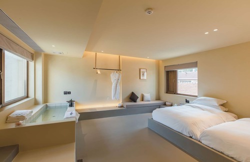 Yanqing Hotel | The Long Circle House