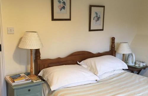 Ampney Crucis Bed & Breakfast | The Long House