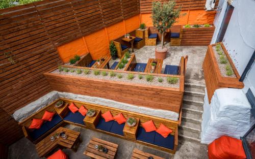 Chysauster Hotel | The Longboat Inn
