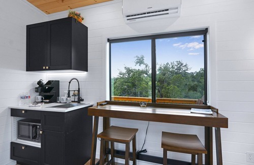 Dripping Springs Cottage | The Longhorn at Harrod's Hill Country Hideaway