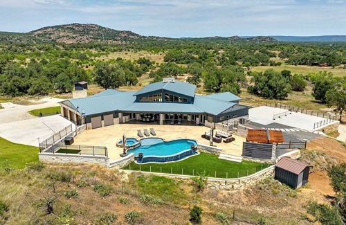Willow City House | The Longhouse | Heated Pool | Hot Tub