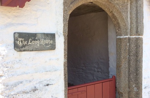 Brazzacott House | The Longhouse Sleeps 7 (3 Bedrooms)