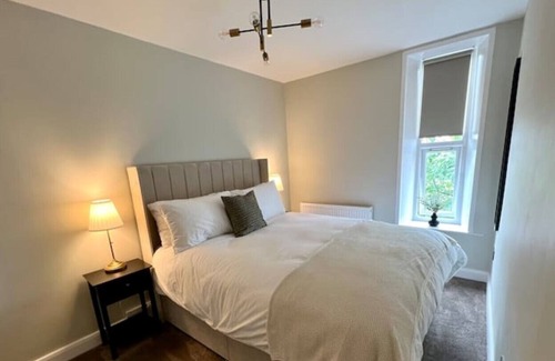 Rastrick Apartment | The Lookout@brighouse ( luxury 1 bed apt with sofa bed)