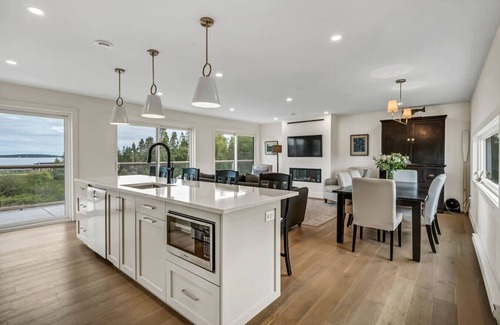 LaHave House | The Lookout - Cottage