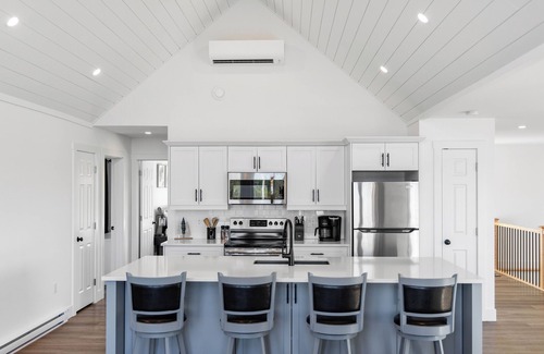 Granville House | The Lookout - Executive Waterview Home