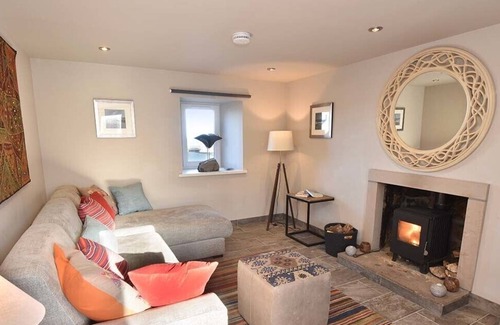 Hopeman Cottage | THE LOOKOUT, pet friendly, with open fire in Hopeman