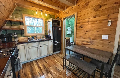 Campton Cabin | The Lookout | RRG | Hot Tub!