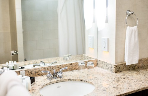 Downtown Halifax Hotel | The Lord Nelson Hotel & Suites