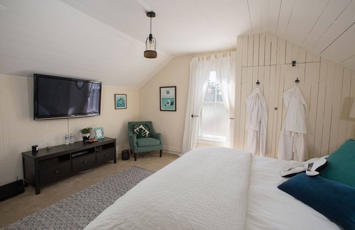 Los Alamos House | The Los Alamos Roadhouse