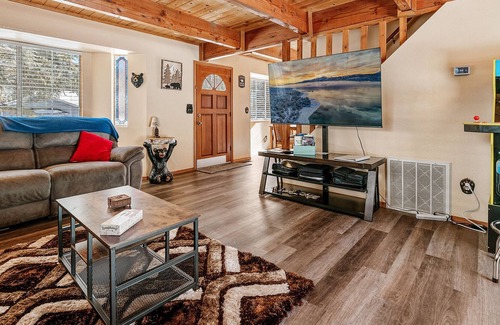 Peter Pan Cabin | The Lost Boys Hideaway - One Of A Kind Mountain Getaway! 3 Bedroom Cabin