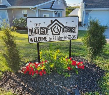 Tracy House | THE LOST GEM. A Little Bit Country