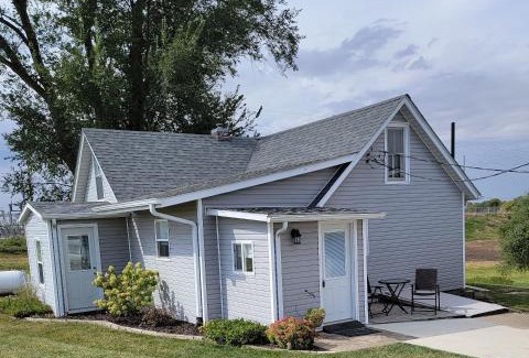 Tracy House | THE LOST GEM. A Little Bit Country