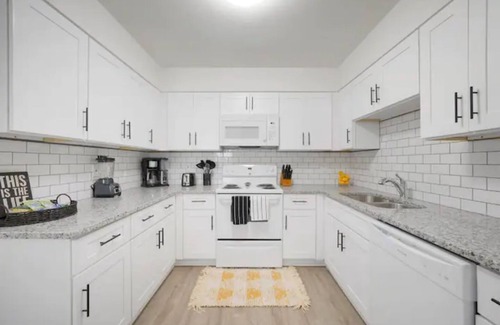 Ocean City House | The Lost Lobster - 10 Min from the beach - Renovated - 2BR/2BA