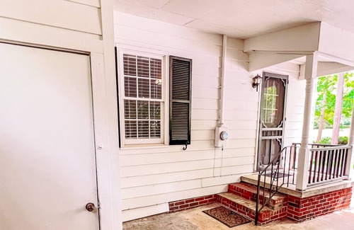 Madison Cottage | The Lotus Cottage 1 bed 1 bath, walking distance to shopping and dining