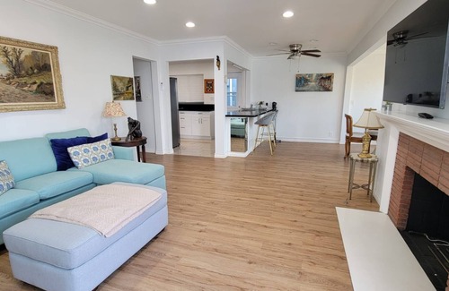 Central San Pedro House | The Lotus House – Bright 3BR Oasis w/Balcony, Garden & Parking