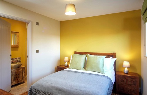 Fitling Cabin | THE LOTUS, pet friendly, character holiday cottage in Burton Pidsea