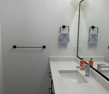 Southwest Edmonton Apartment | The Lounge at Keswick
