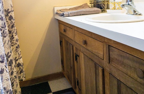 Kabletown Apartment | The Love Cottage in Harpers Ferry by the lake!