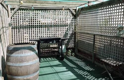 Tiddy Widdy Beach House | The "Love Shack" A Quiet Pet Friendly Home