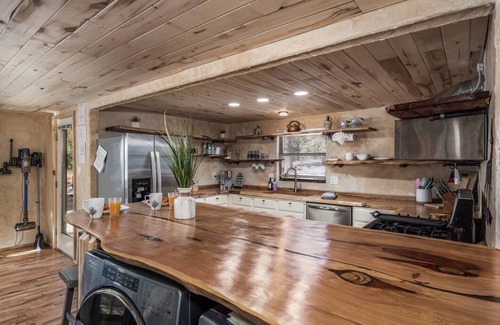 Ruidoso Cabin | The Love Shack in Historic Upper Canyon