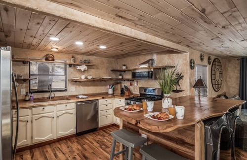 Ruidoso Cabin | The Love Shack in Historic Upper Canyon