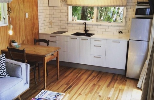 Okere Falls Cottage | The Love Shack, Lake Rotoiti. Ultimate Lake Edge Escape