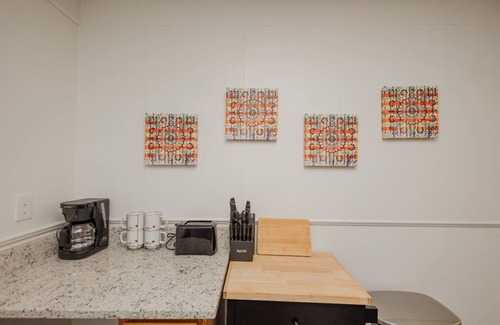 Martinsburg Apartment | The Lovely Lodging- 2 bedroom apartment
