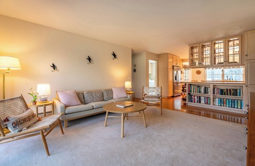 Dorset House | The Lower Hollow House, dip into river in backyard