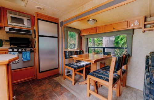 Salt Spring Island House | The Lower Meadow in Salt Spring Island
