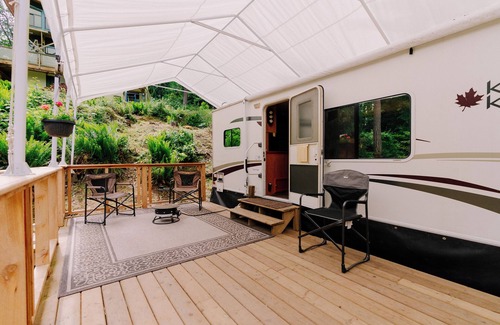 Salt Spring Island House | The Lower Meadow in Salt Spring Island
