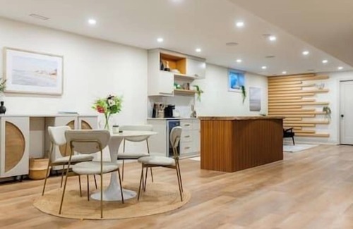 Caledonia Apartment | The Lower White House w/Hot Tub