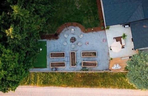 Caledonia Apartment | The Lower White House w/Hot Tub
