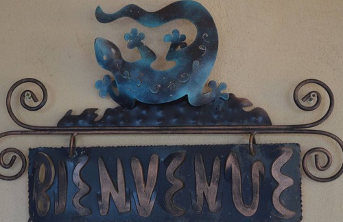 Lagnes House | The luberon: opposite the swimming pool